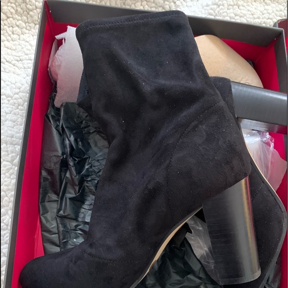 Vince Camuto micro suede booties - Picture 2 of 3